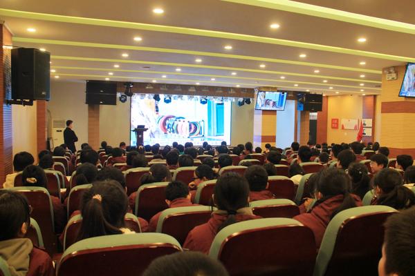 11.九年级在学校报告厅第二会场参加散学典礼暨法治安全教育 11.九年级在学校报告厅第二会场参加散学典礼暨法治安全教育